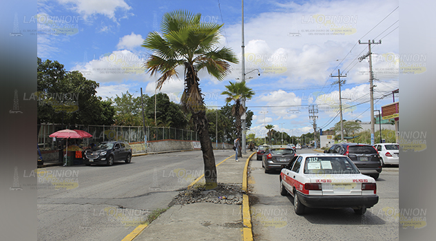Obra inconclusa afecta a automovilistas en Poza Rica