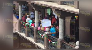 Toman supervisión escolar por falta de maestro