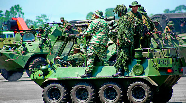 Venezuela amaga con Ejército en frontera con Colombia Venezuela amaga con Ejército en frontera con Colombia
