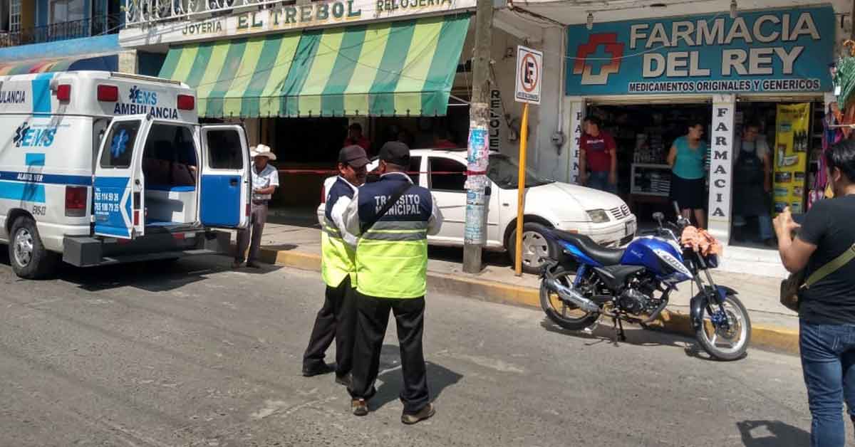 Casi metió su Jetta a dos comercios, en Álamo