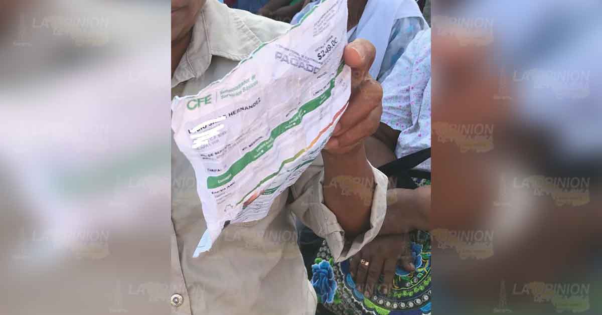 Denuncian habitantes de Nuevo Progreso cobros para que les entreguen recibos de CFE