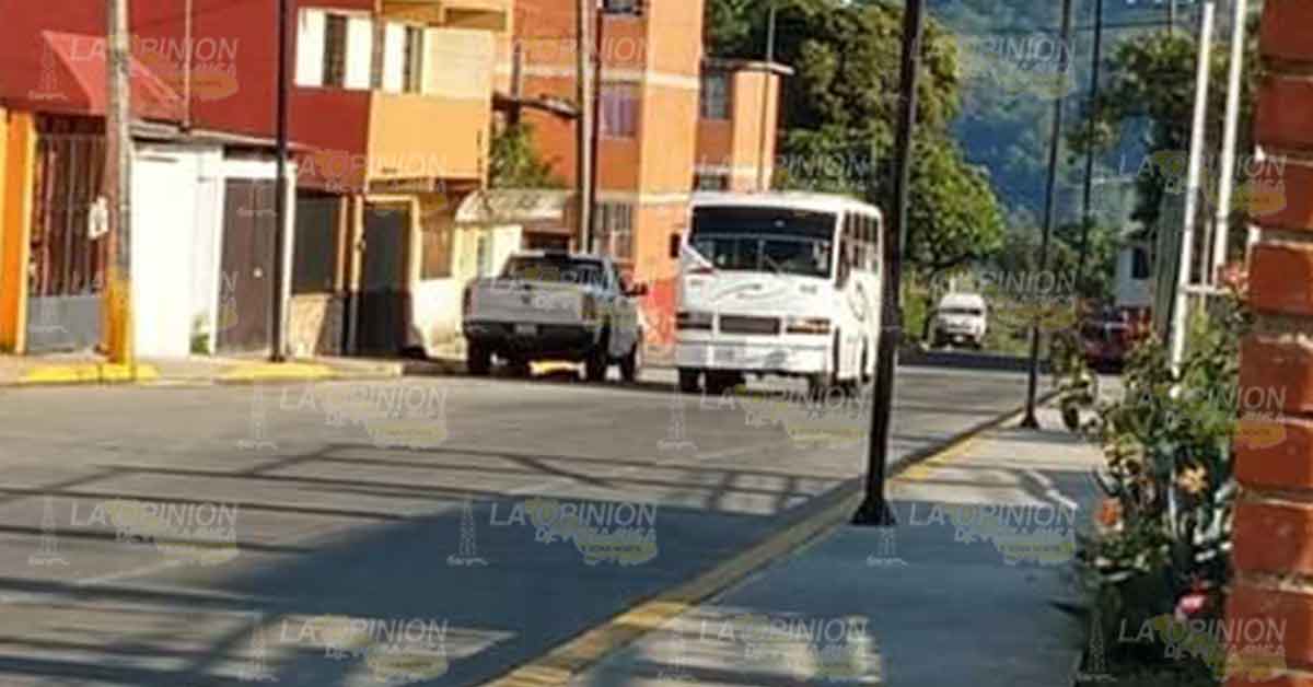 Continúa el conflicto entre líneas de colectivos