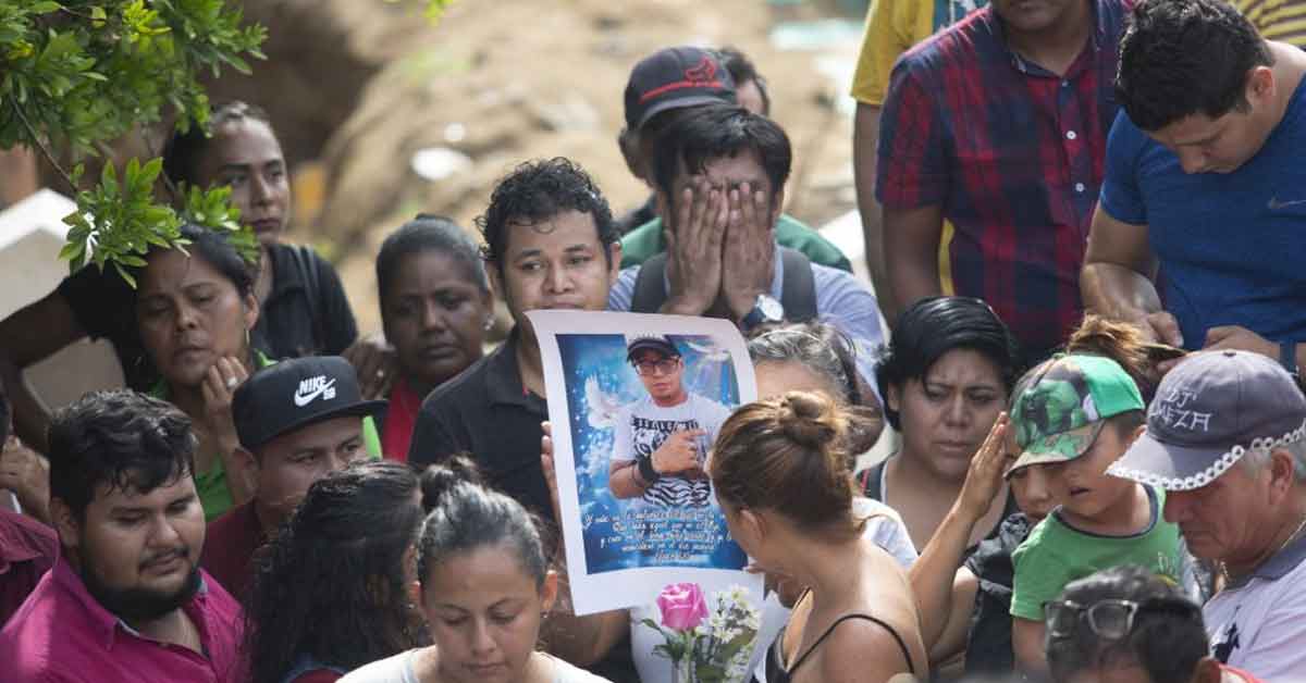 El último adiós a las víctimas de la masacre de Coatzacoalcos