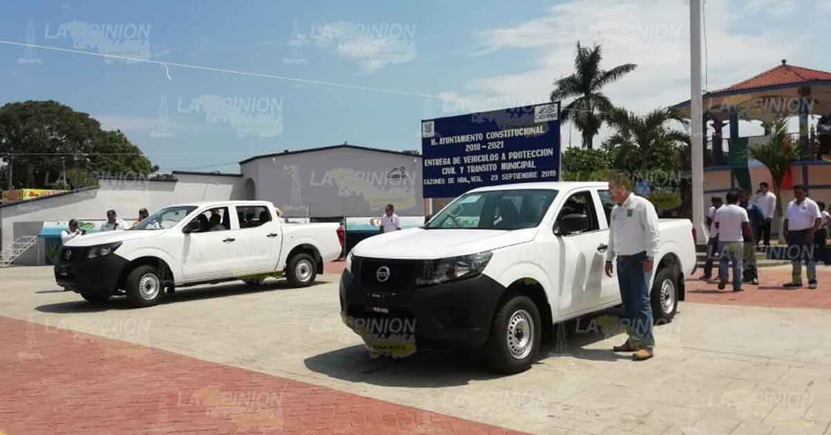 Dotan de unidades nuevas a personal de Protección Civil y Tránsito Municipal en Cazones