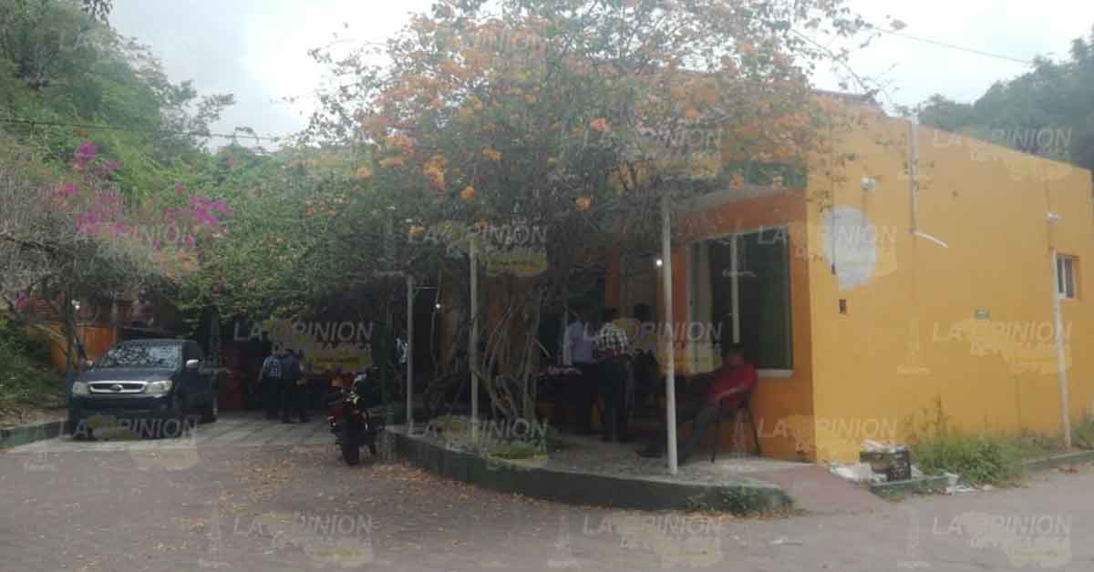 Matan a policía, le clavan machete en el pecho, en Poblado