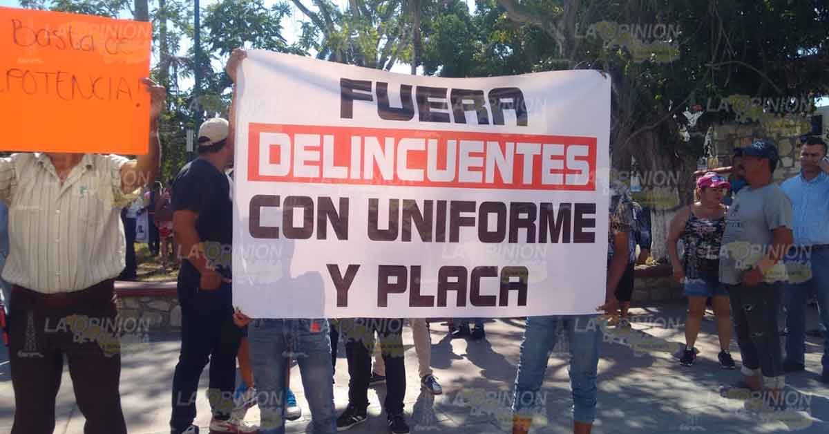 Cierran puente en Pánuco en protesta por abusos de la Comandancia de Fuerza Civil
