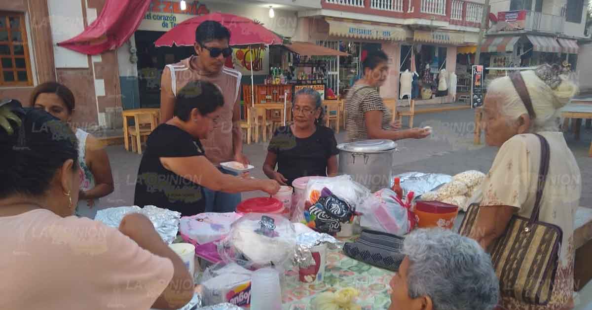 Recaban fondos para la Iglesia, en Tecolutla