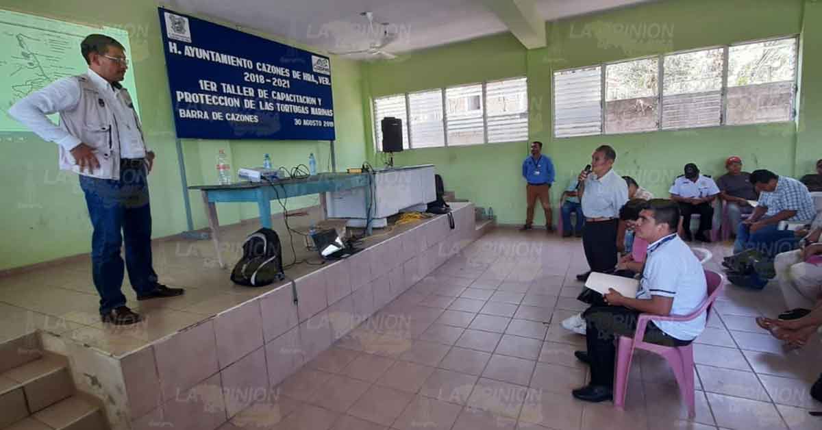 Imparten Taller de Capacitación y Protección de la Tortuga Marina, en Cazones