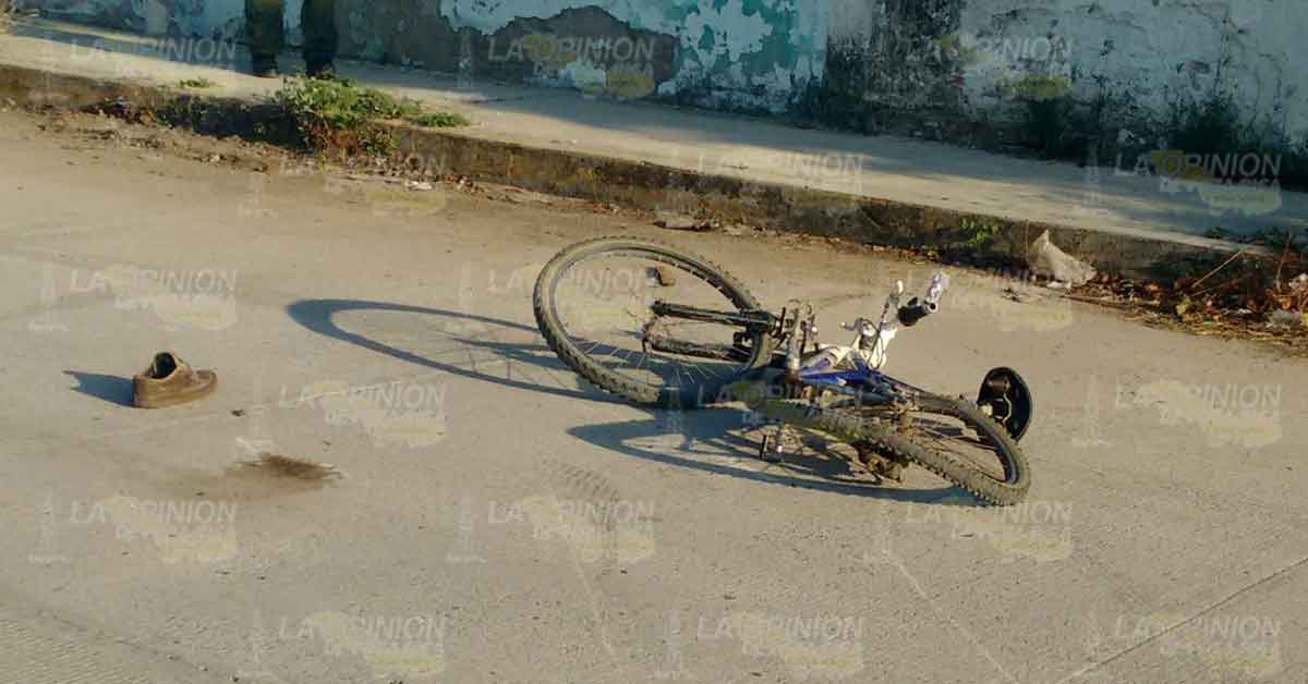Muerte perdona a ciclista, lo arrollaron y atacaron a balazos