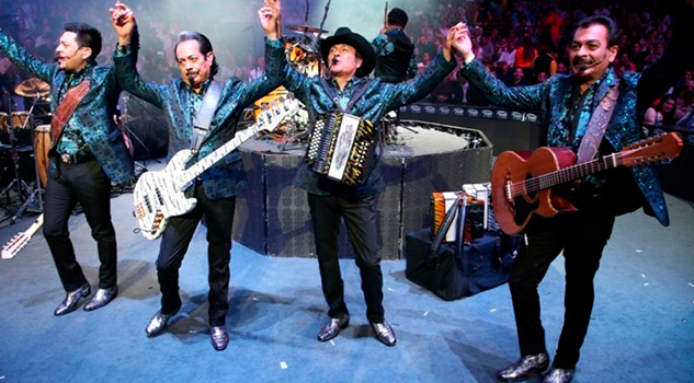 Los Tigres del Norte celebran por su éxito en YouTube