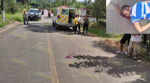 Motociclista se estrella contra taxi en Tlapacoyan; está al borde de la muerte