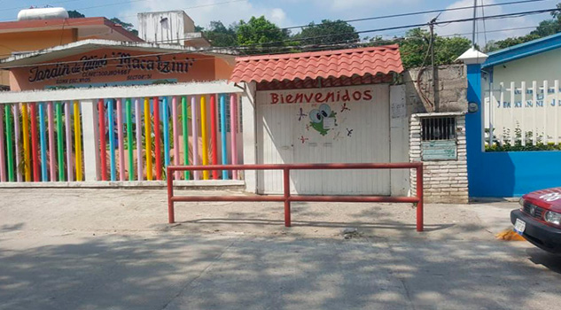 3 niños son sacados de una escuela en Papantla 3 niños son sacados de una escuela en Papantla