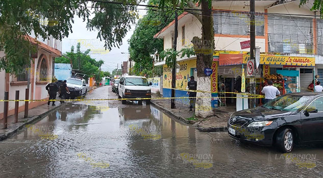 A balazos le arrebatan la vida a lavador de coches en Poza Rica A balazos le arrebatan la vida a lavador de coches en Poza Rica