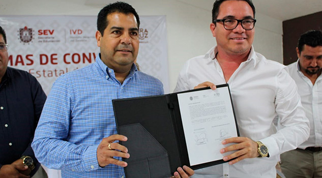 Alcalde de Naranjos firma convenio en beneficio del deporte del municipio Alcalde de Naranjos firma convenio en beneficio del deporte del municipio