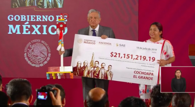 Alcaldes de Guerrero reciben cheques de cartón y no los han podido cobrar