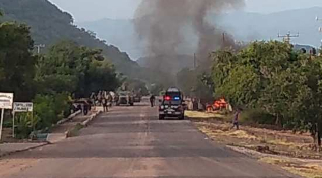 CJNG embosca a policías en Aguililla; habría 14 oficiales muertos