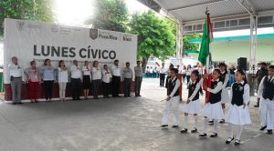 Celebra alcalde de Poza Rica vida y obra de María Esperanza Morales Celebra alcalde de Poza Rica vida y obra de María Esperanza Morales