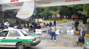 Continúa conflicto de taxistas en Central de Autobuses Xalapa