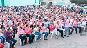 Encienden moño rosa en Poza Rica Encienden moño rosa en Poza Rica