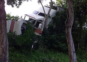 Estudiantes de Naranjos resultan lesionados en aparatoso accidente Estudiantes de Naranjos resultan lesionados en aparatoso accidente