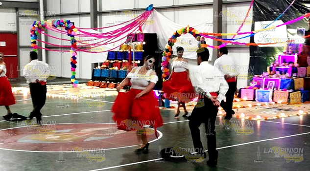 Exhortaron a preservar y fomentar las tradiciones mexicanas entre los niños