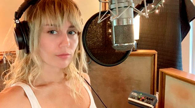 Miley Cyrus rompe el silencio y habla de su cita con Cody Simpson Miley Cyrus rompe el silencio y habla de su cita con Cody Simpson