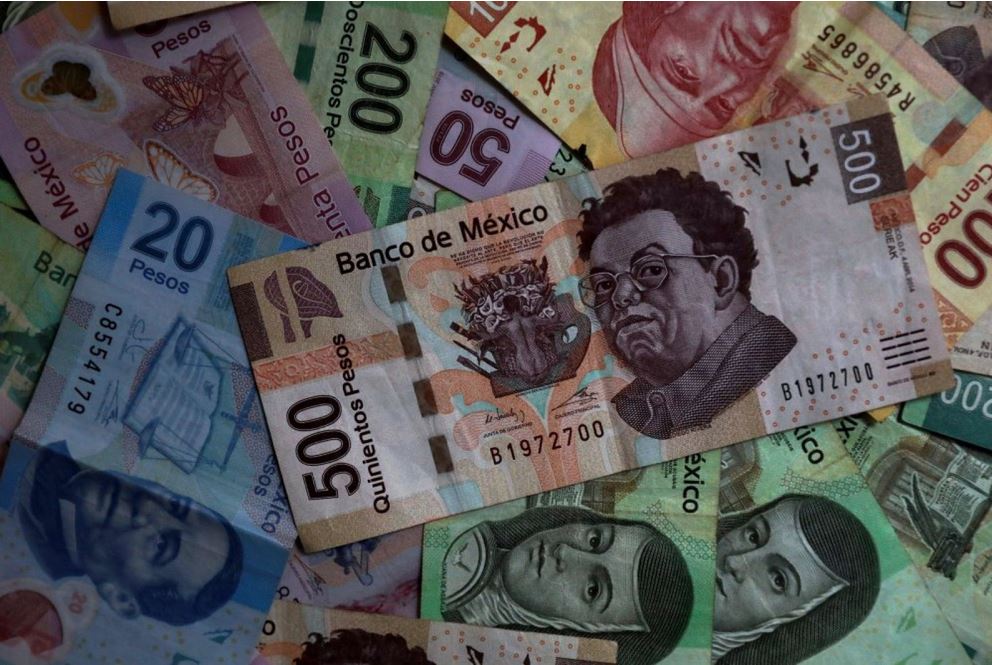 AMLO perfila una reforma fiscal "equitativa" para 2022, dice Hacienda
