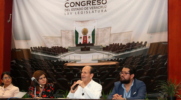 Presentan en el Congreso libro sobre el Nuevo Sistema Penal Acusatorio Presentan en el Congreso libro sobre el Nuevo Sistema Penal Acusatorio