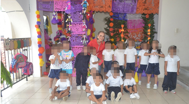 Promueve DIF tradición de altares de muertos