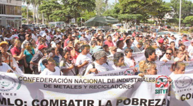 Protestan los chatarreros de Poza Rica Protestan los chaterraros de Poza Rica