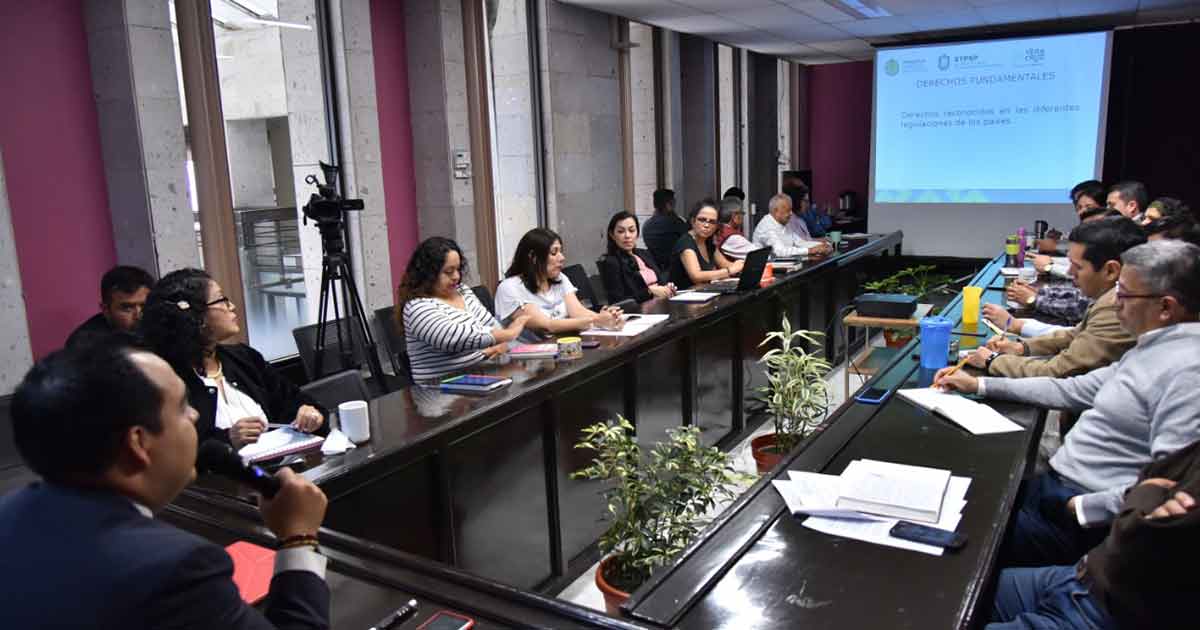 Exponen Derechos en el trabajo y seguridad social, en el Congreso