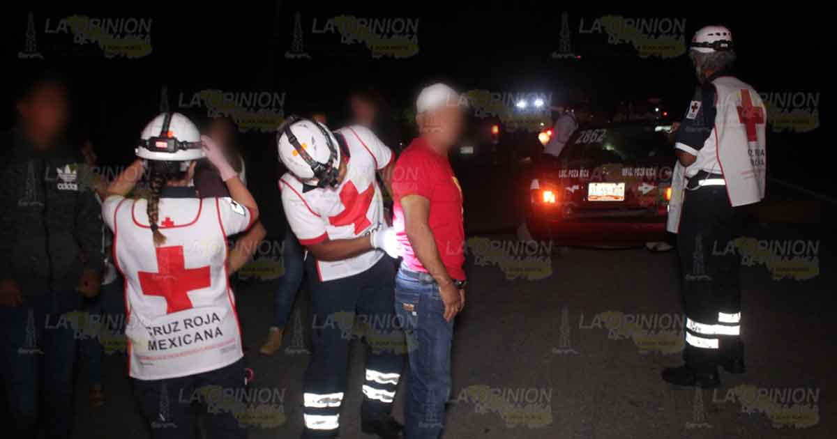 Encontronazo; cuatro lesionados en la Poza Rica-Cazones