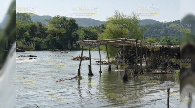 Aumento en cauce de río afecta a palaperos