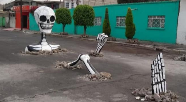 ¡Qué creativos! Con cascajo vecinos organizan “la calaverada” en calles de Tláhuac