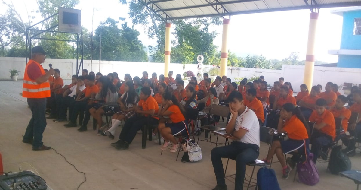 En Cazones, capacita PC a estudiantes de bachillerato en materia de prevención