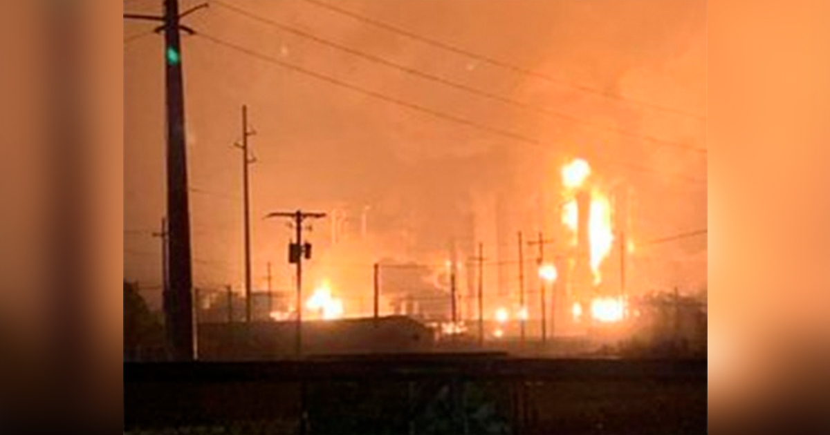 Explosión en planta química de Texas deja tres heridos