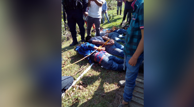 Detienen, amarran y golpean a rateros en La Perla