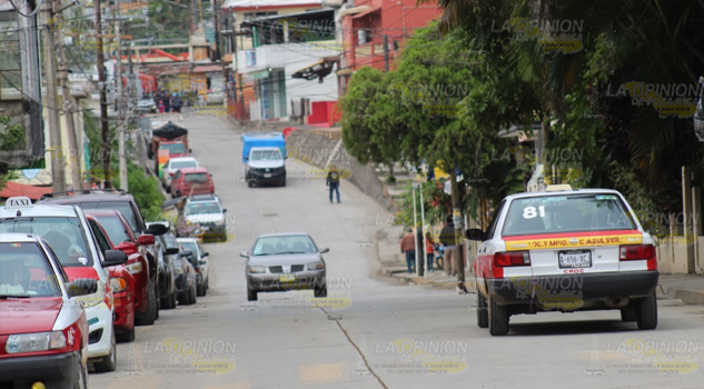 Piden estudio de vialidad en la calle de los Cedros