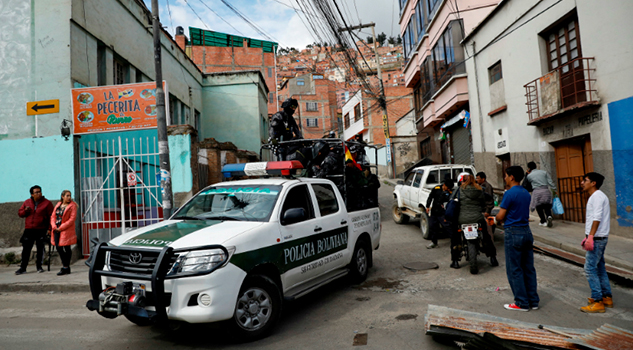 Fuerzas Armadas apoyan a policía de Bolivia para restaurar el orden