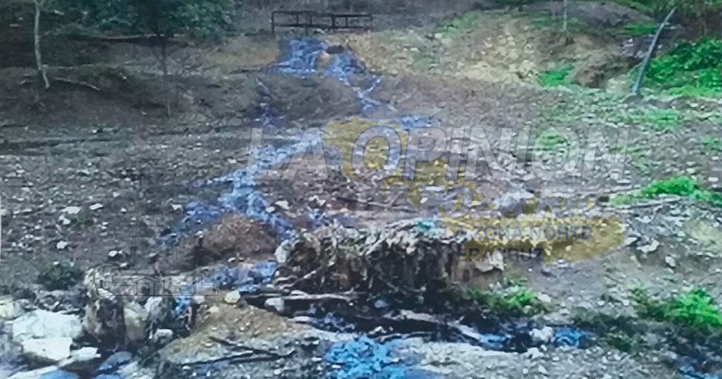 Escurrimientos de aceite afecta un predio de Cerro Azul