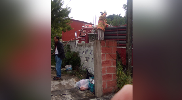 Se incendia una casa en Cerro Azul