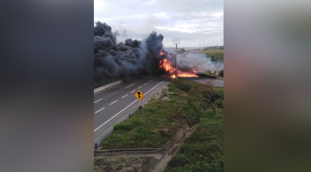 ¡Arde pipa en el Puerto!