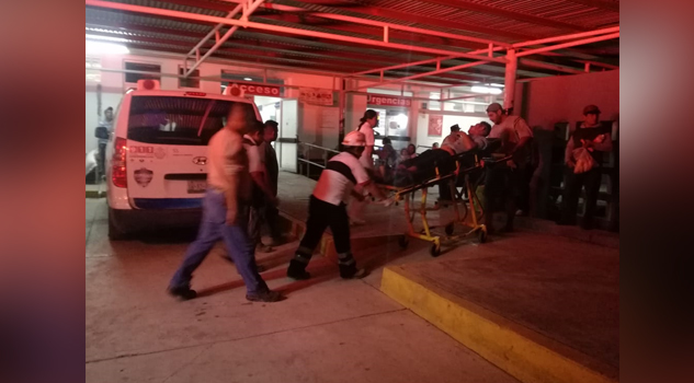 Dos motociclistas gravemente lesionados