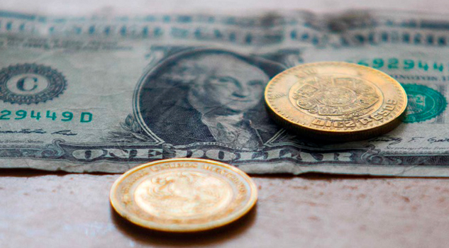 Suma 4 días a la baja el peso frente el dólar