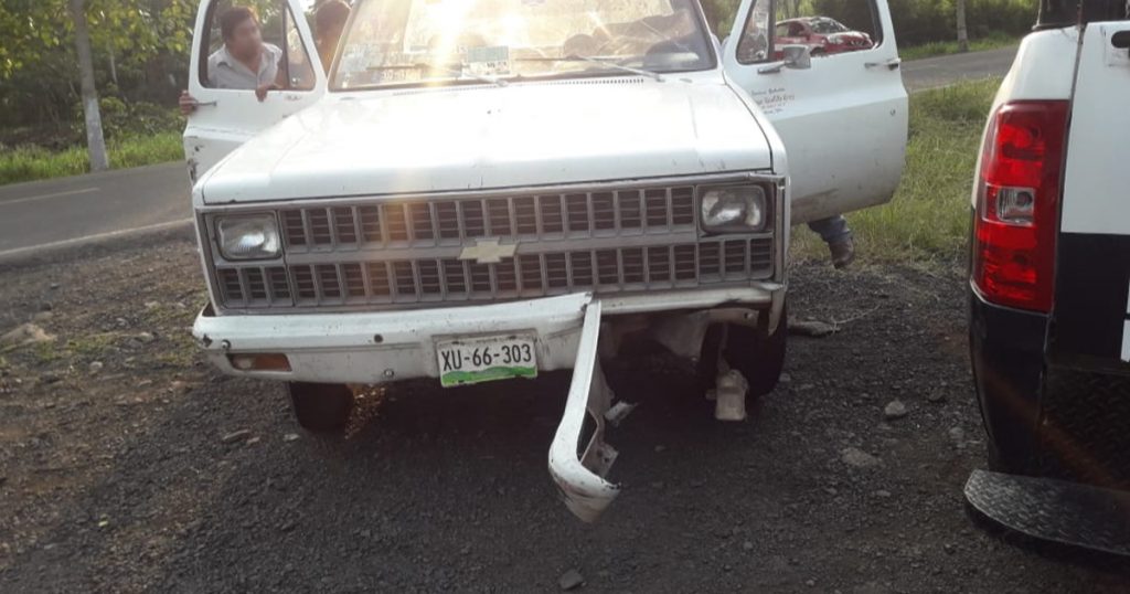 Cuatro lesionados deja un choque sobre la carretera estatal Naranjos-Chontla