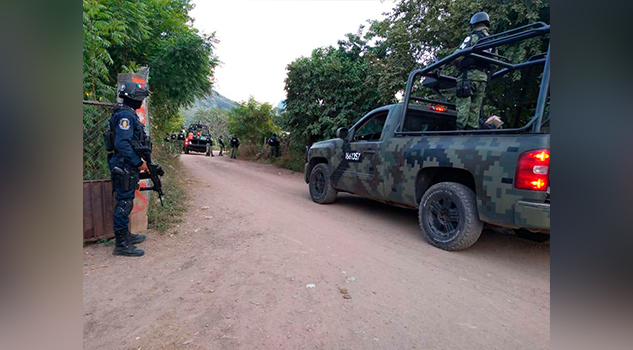 Policías y militares refuerzan seguridad en Zirándaro de los Chávez