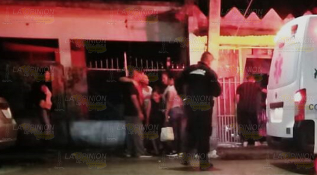 Mujer se cortó las venas dentro de un bar, al parecer por una decepción amorosa