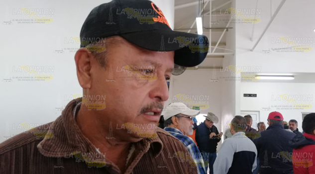 Violan derechos de obreros