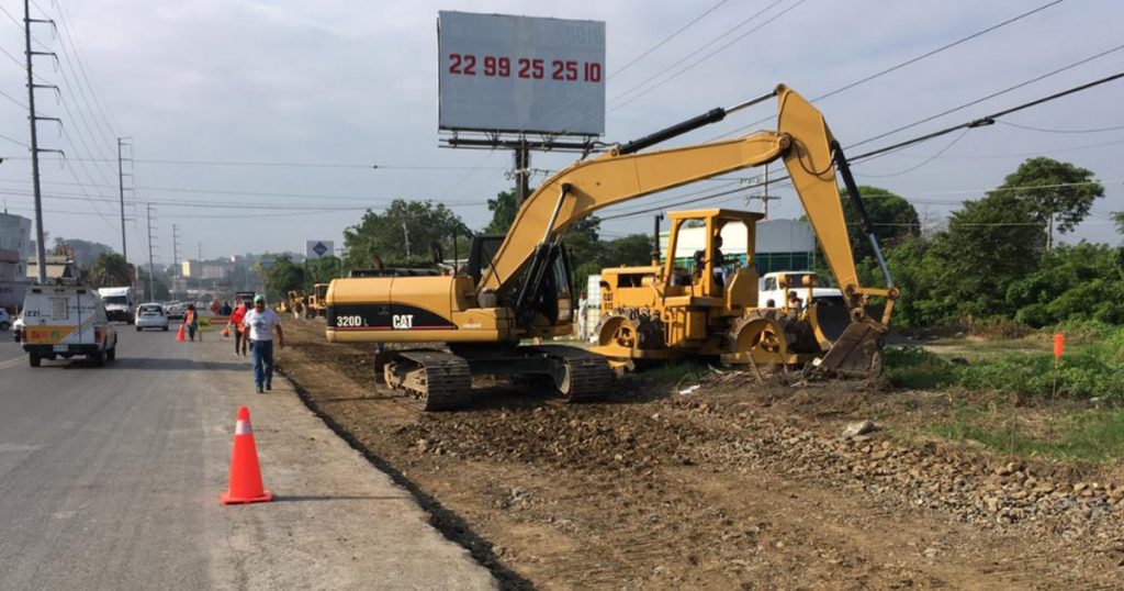 Amplían a 4 carriles salida a Cazones