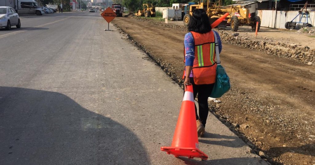 Amplían a 4 carriles salida a Cazones